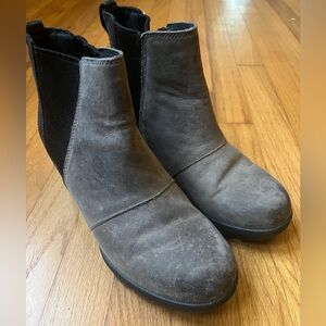 Sorel Stylish Two-Tone Wedge Ankle Boots